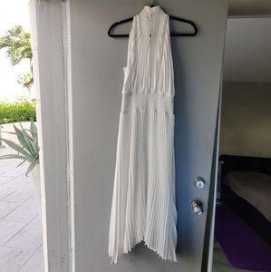 White pleated dress sleeveless